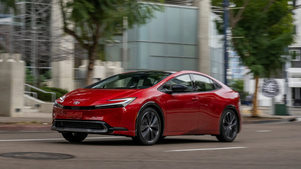 Top 5 hybrids under $40K that get 40+ MPG — and only one is a Prius